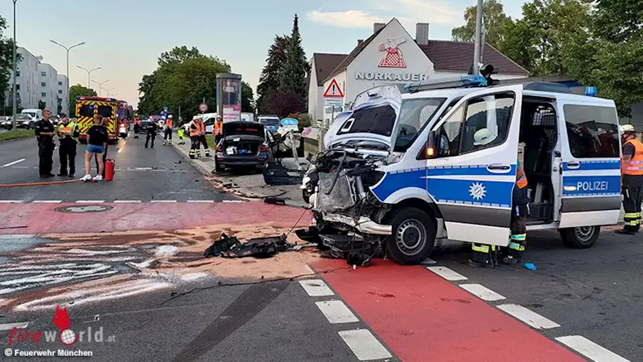 Bayern: Vier Verletzte bei Kollision BMW und Polizeitransporter auf Kreuzung in München