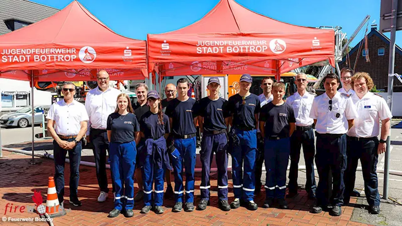 D: Spende der Sparkasse Bottrop → Neue Pavillons für die Feuerwehrjugend