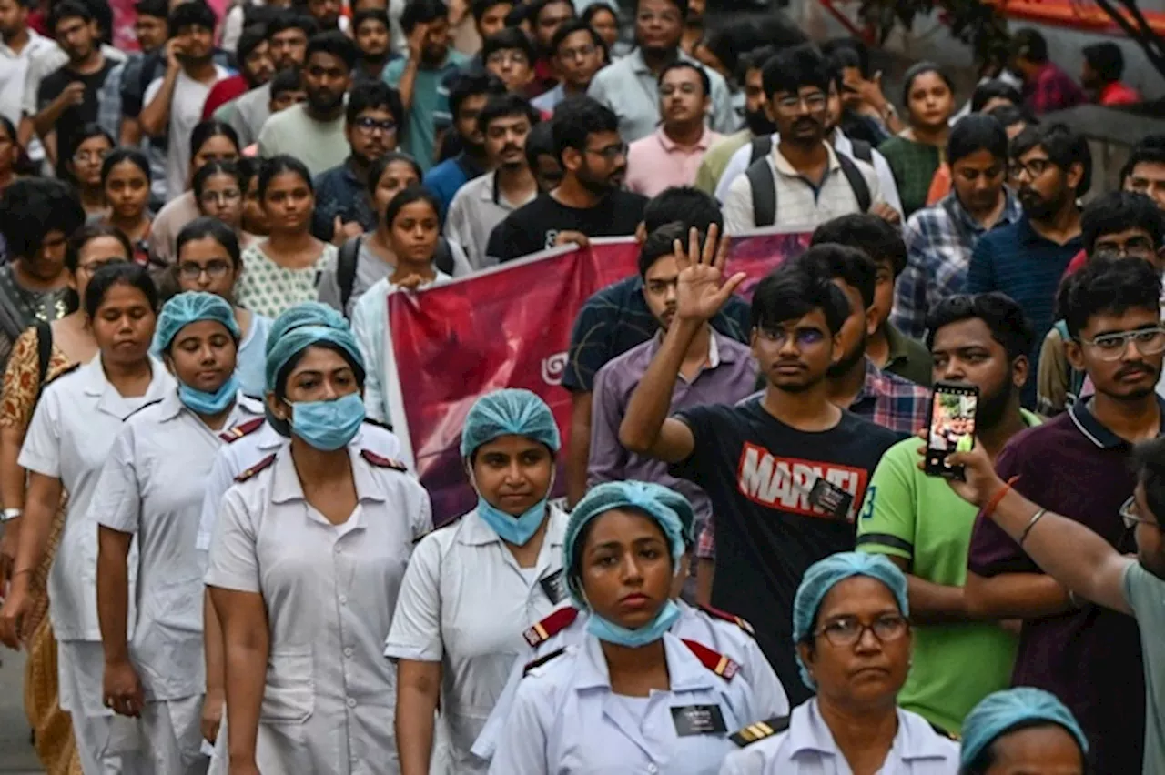 I medici indiani intensificano le proteste dopo lo stupro e l’omicidio di una collega