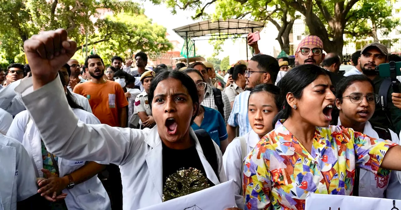 Protests across India intensify as mob ransacks hospital where medic was murdered