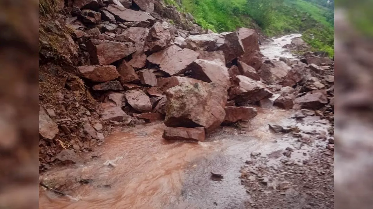 Jammu Kashmir Landslide: कठुआ के बिलावर में बारिश से तबाही, भूस्खलन से कई संपर्क मार्ग बंद; लोगों की बढ़ी मुश्किल