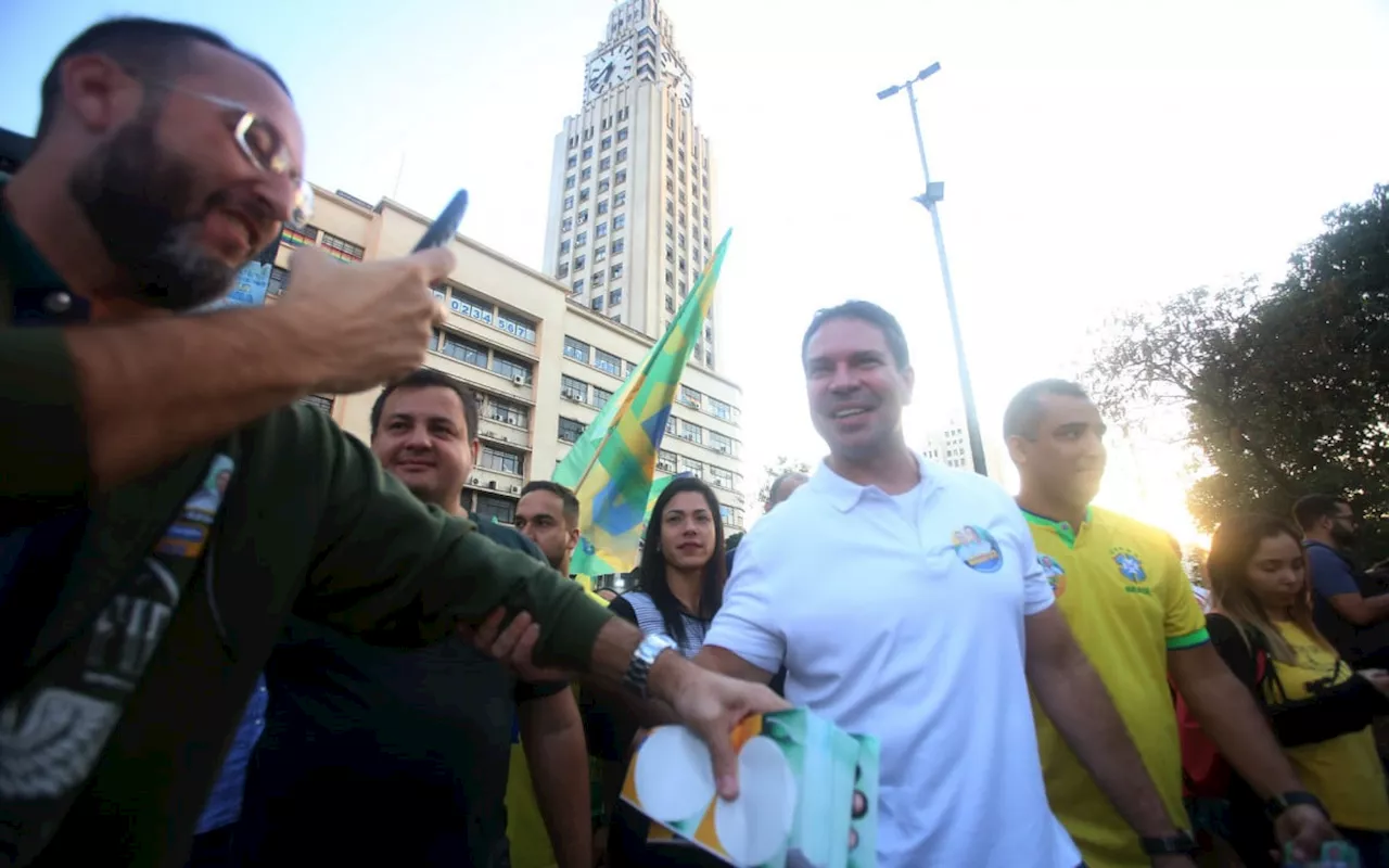 Ramagem inicia campanha à Prefeitura do Rio com caminhada na Central do Brasil