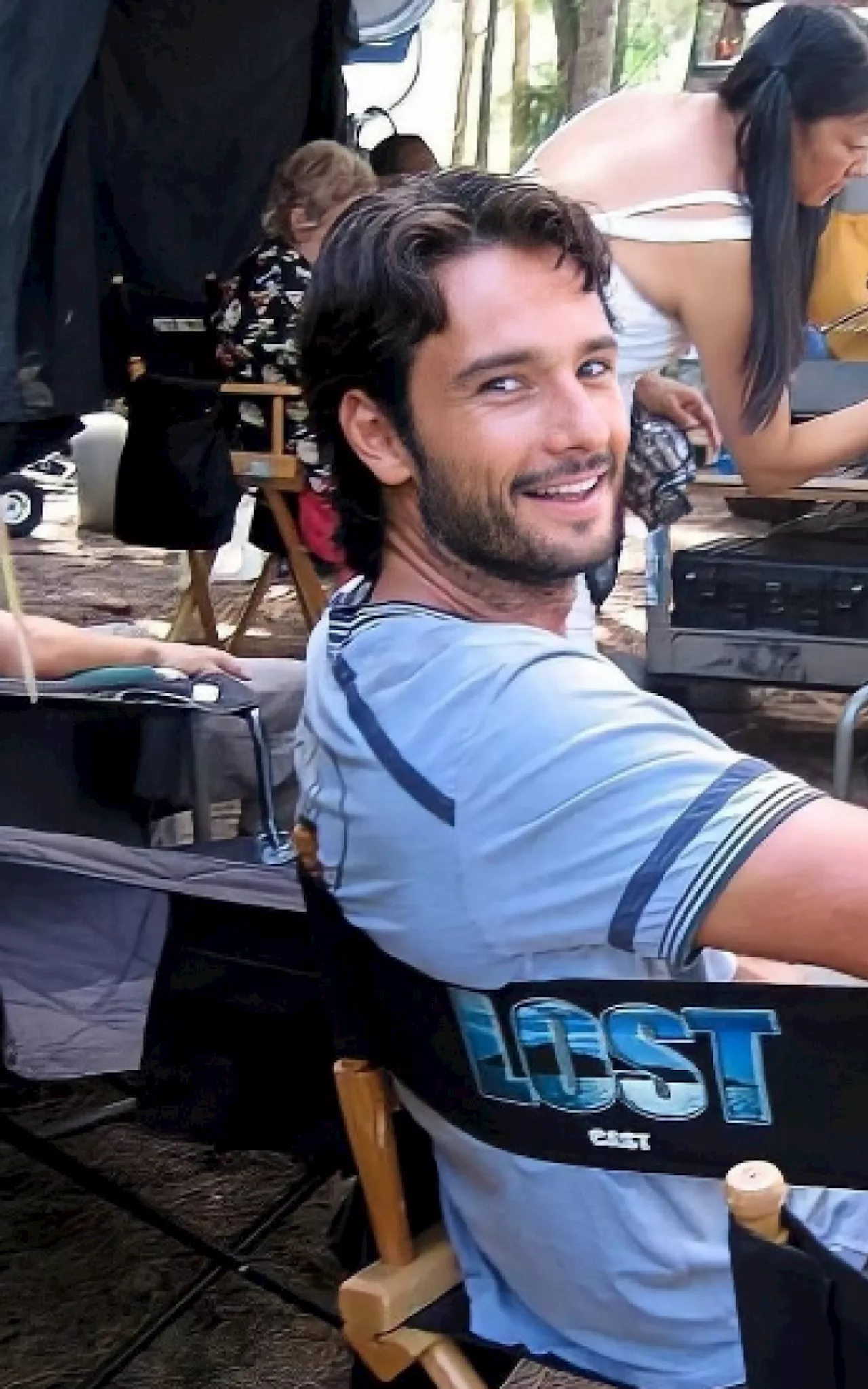 Rodrigo Santoro resgata fotos dos bastidores de 'Lost': 'Trabalho muito importante'