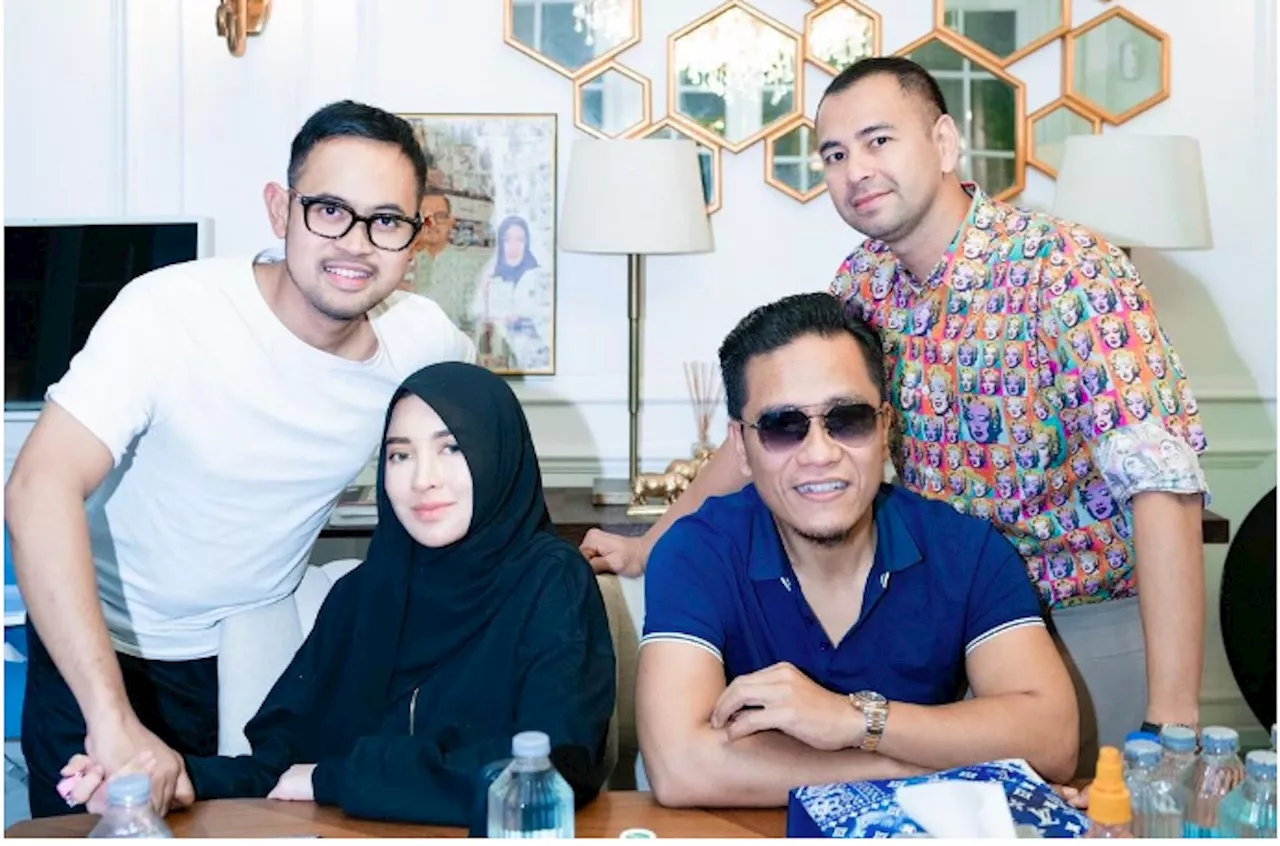 Momen Gus Miftah dan Raffi Ahmad Semangati Shandy Purnamasari