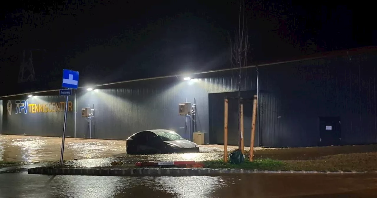 Unwetterchaos in NÖ, Hollabrunn 'unter Wasser', Murenabgänge in Tirol