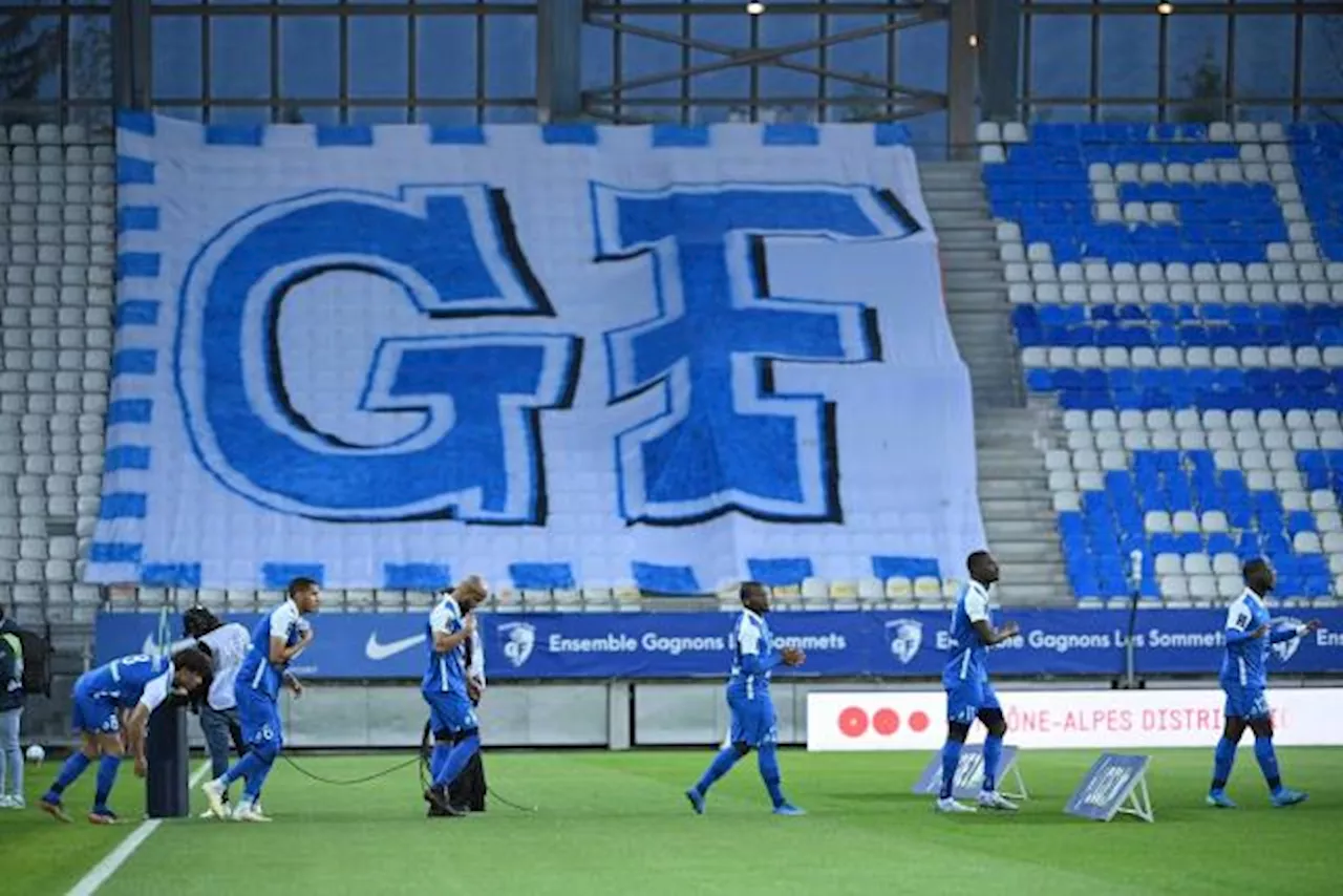 Dégradation d'un car régie de beIN Sports à Grenoble avant la première journée de Ligue 2