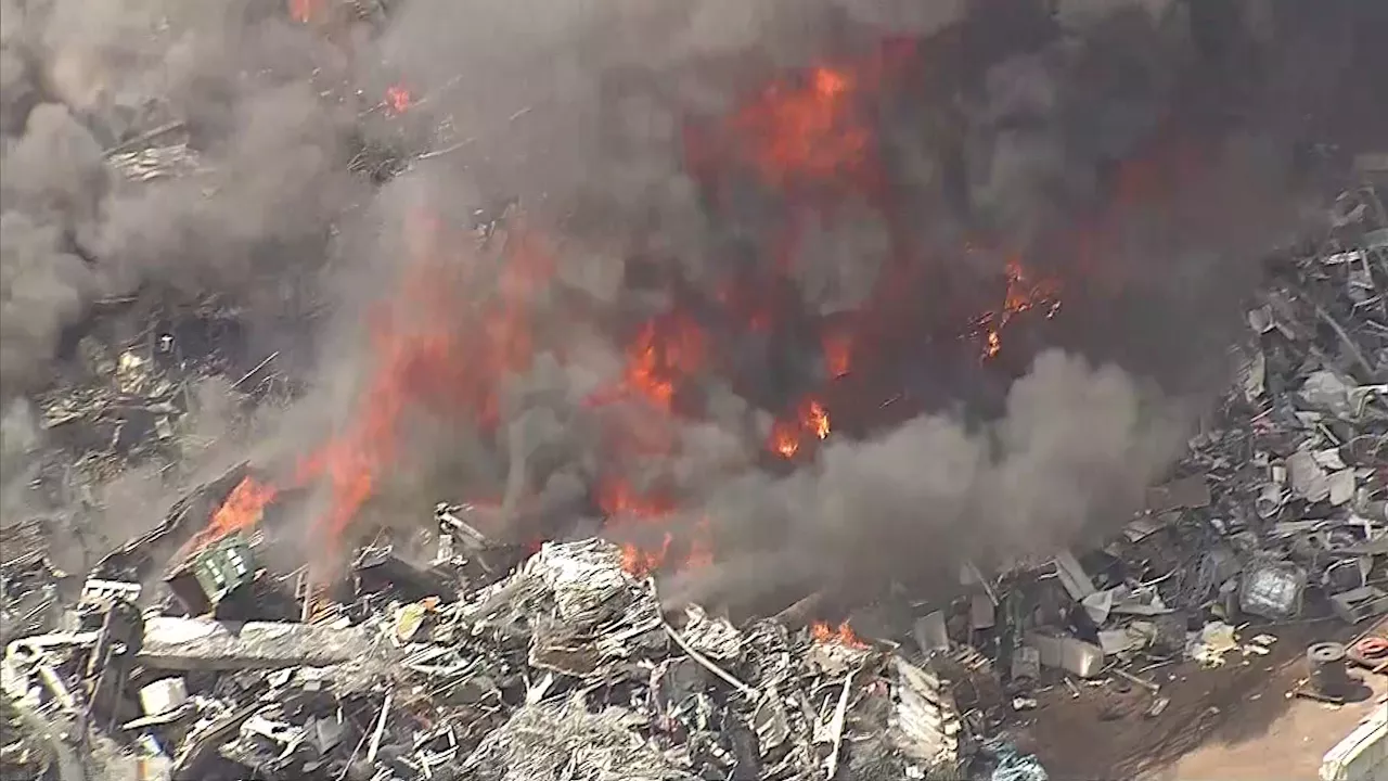 WATCH LIVE: Crews battle large fire in Fort Worth scrap yard