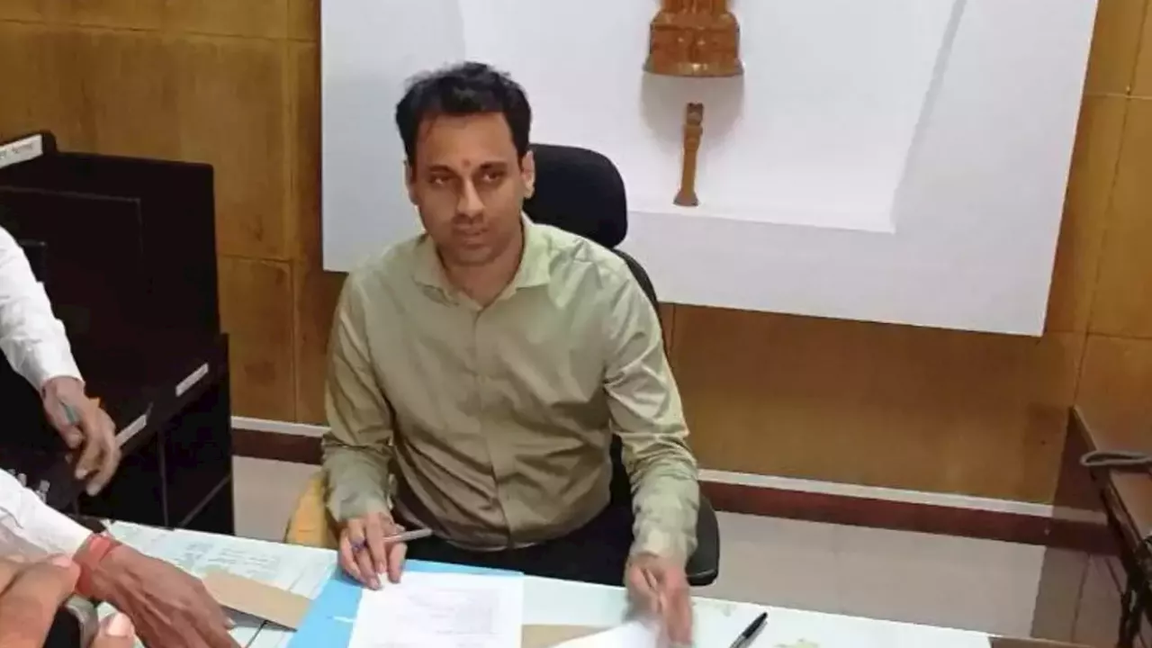 Udaipur News: छात्रों के बीच चाकूबाजी के बाद Collector Arvind Poswal ने दिया बड़ा आदेश