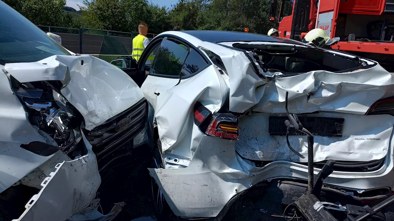 Auffahrunfall mit vier Fahrzeugen forderte mehrere Verletzte