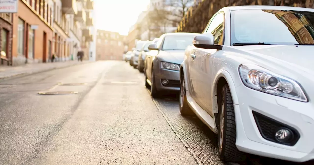 Driver's blunt warning to stop people parking too close to vehicle