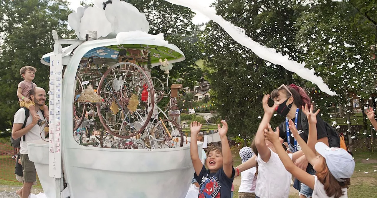 Neu beim Bielefelder Wackelpeter: Erste Schneeballschlacht mitten im Sommer