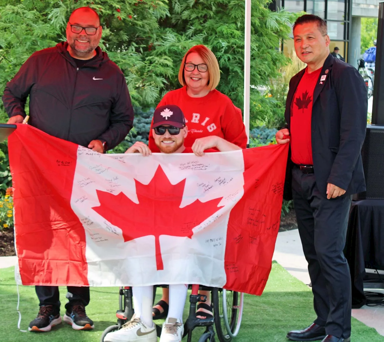 Prince George crowd shows its support for Paralympian Joel Ewert