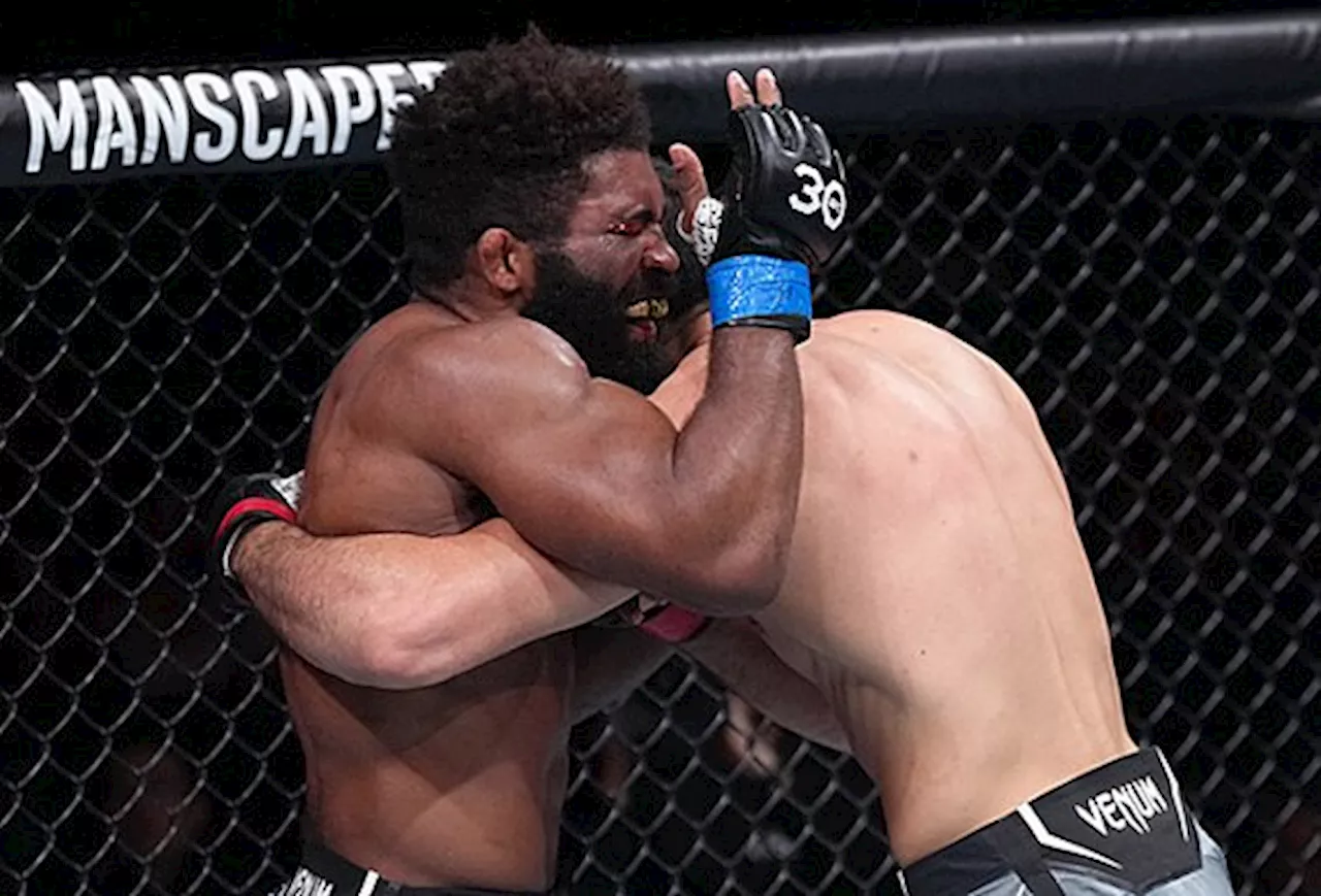 Chris Curtis Announces Fractured Foot, Withdrawal From UFC 307