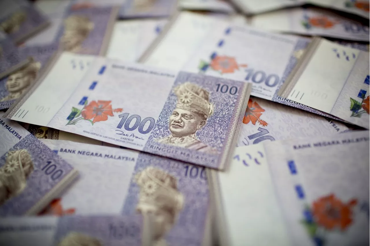 Strong 2Q GDP data lifts ringgit to close higher vs greenback