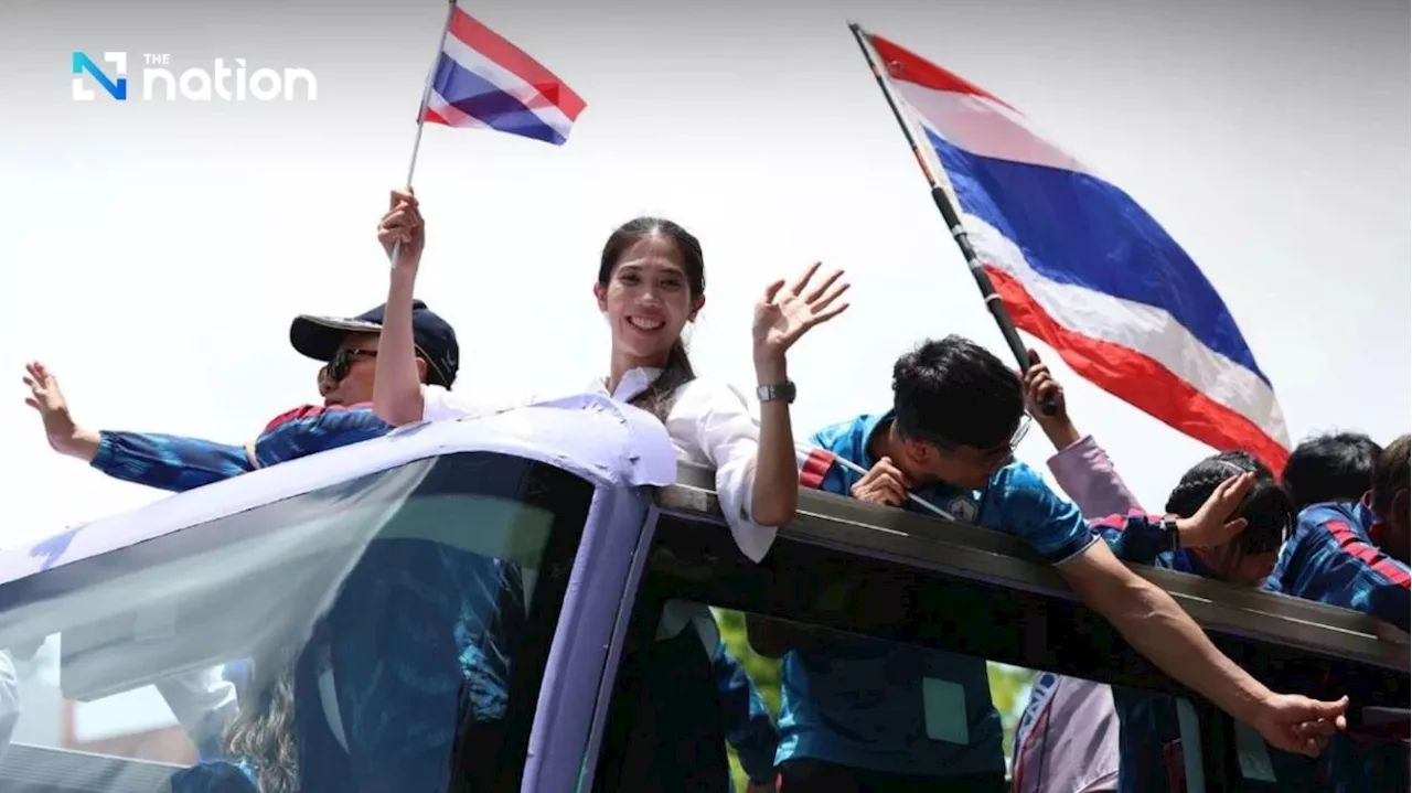 Thai Olympic medallists get gifts from King before victory procession