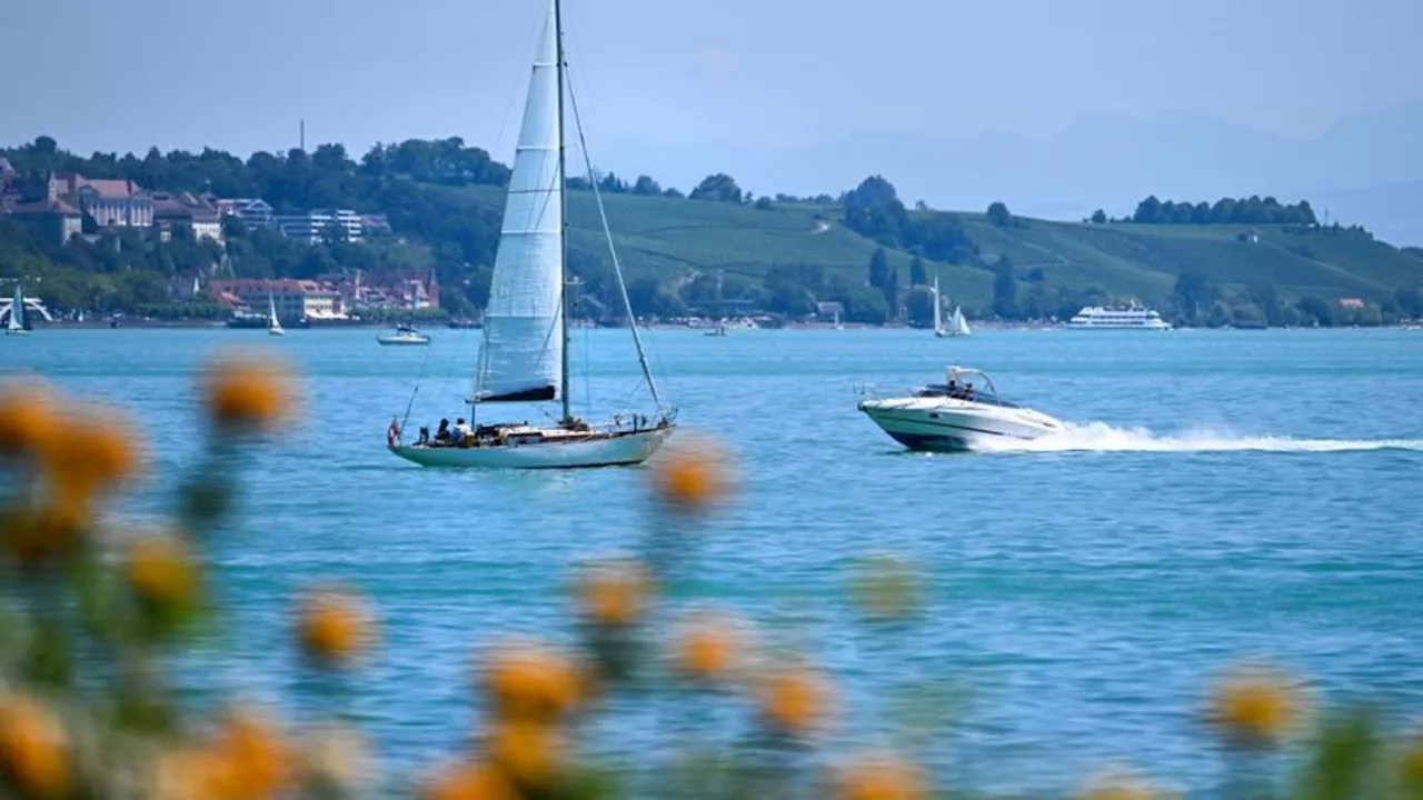 Polizei ermittelt: Motorboot geht am Bodensee unter - zu viele Leute an Bord?