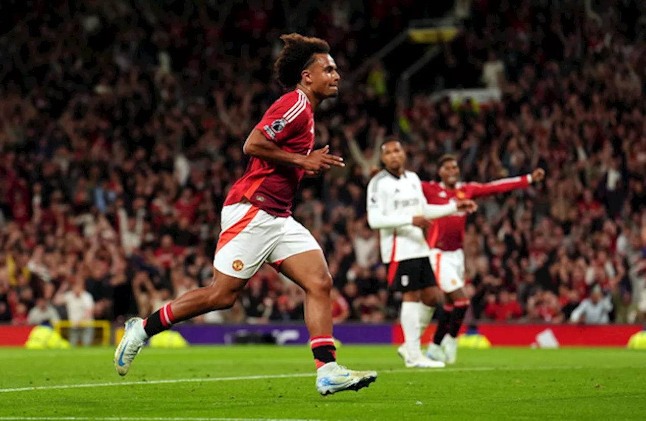 Zirkzee makes heroic debut as Man United begin Premier League season with win