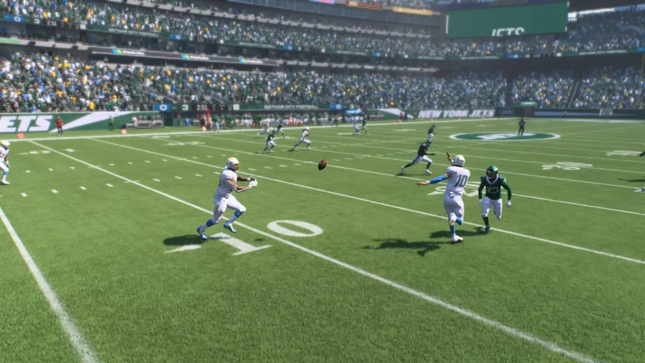 How to lateral pitch in Madden 25 – our complete guide