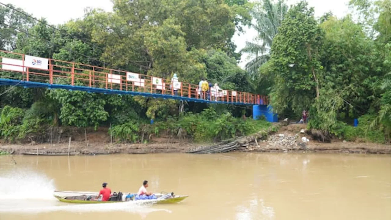 Bangun Jembatan Gantung, BRI Bantu Mobilitas Warga dan Dorong Ekonomi Masyarakat Desa