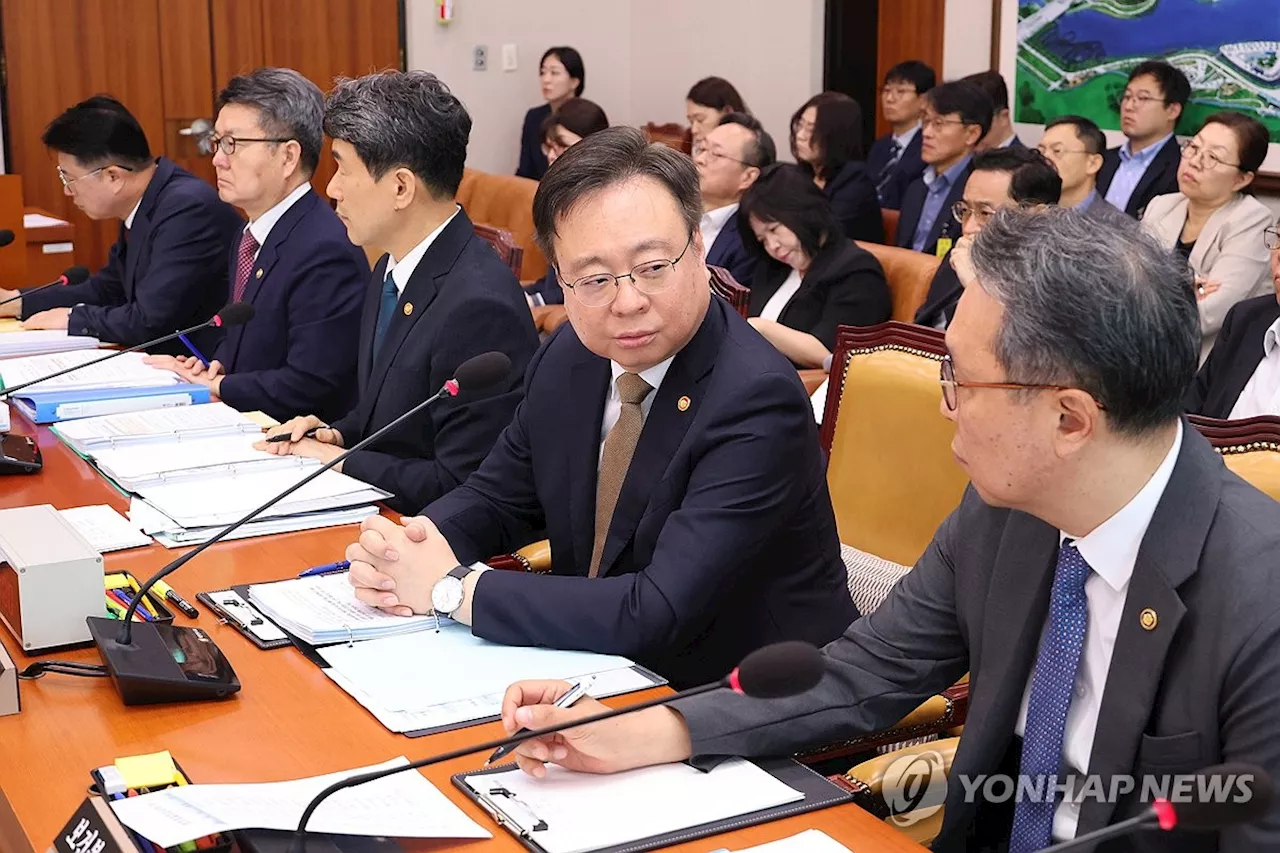 복지장관 '의대 증원 관련 의료개혁 1차 실행계획 내달초 발표'