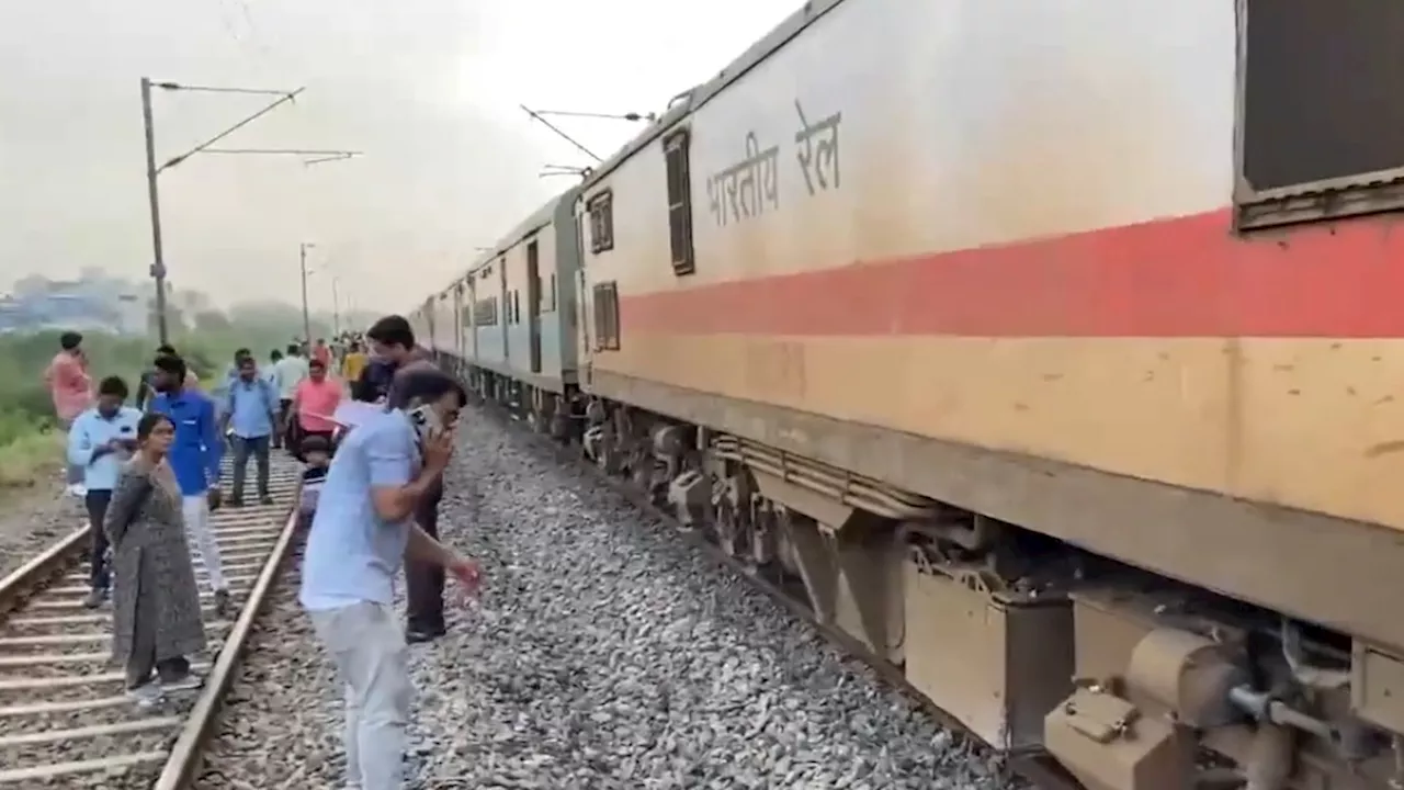 Cancelled Trains List: साबरमती एक्सप्रेस हादसे से रेल यातायात पर असर, कई ट्रेनें रद्द, रूट में भी बदलाव, देखें लिस्ट