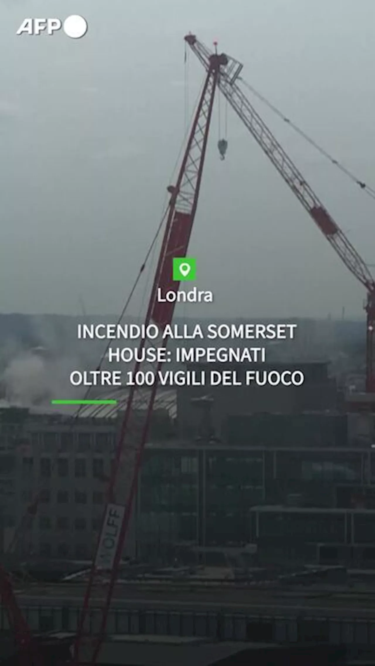 Londra, incendio alla Somerset House: impegnati oltre 100 vigili del fuoco