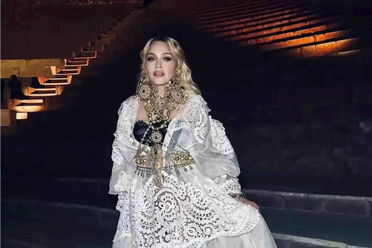 Madonna en Pompeya, por proyecto para jóvenes