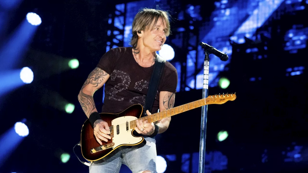 Country star Keith Urban’s surprise concert at Alabama Buc-ee’s draws huge crowd