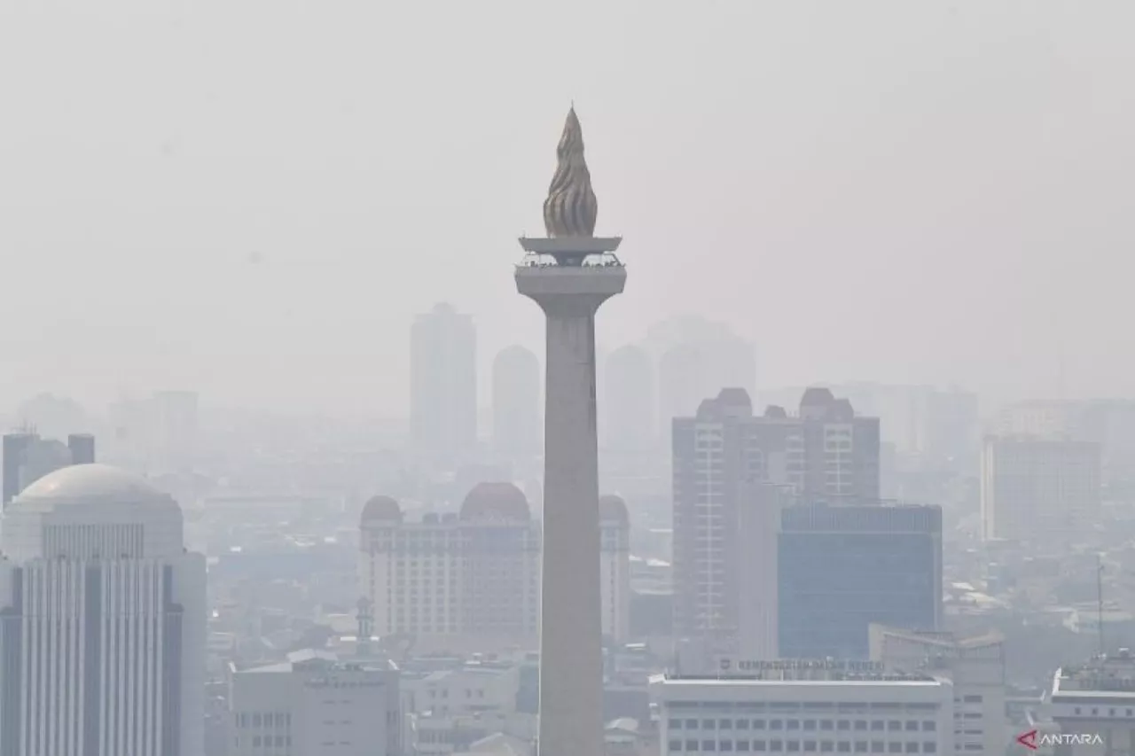 Kualitas udara Jakarta tidak sehat pada Minggu pagi