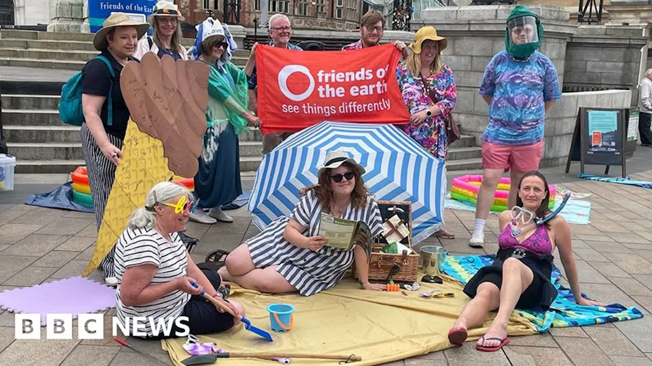 Anti-sewage campaign turns Hull square into beach