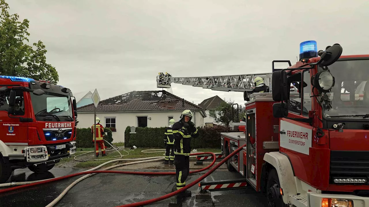 Mann legt bei Rostock Feuer in Haus, als seine Frau Gassi ging