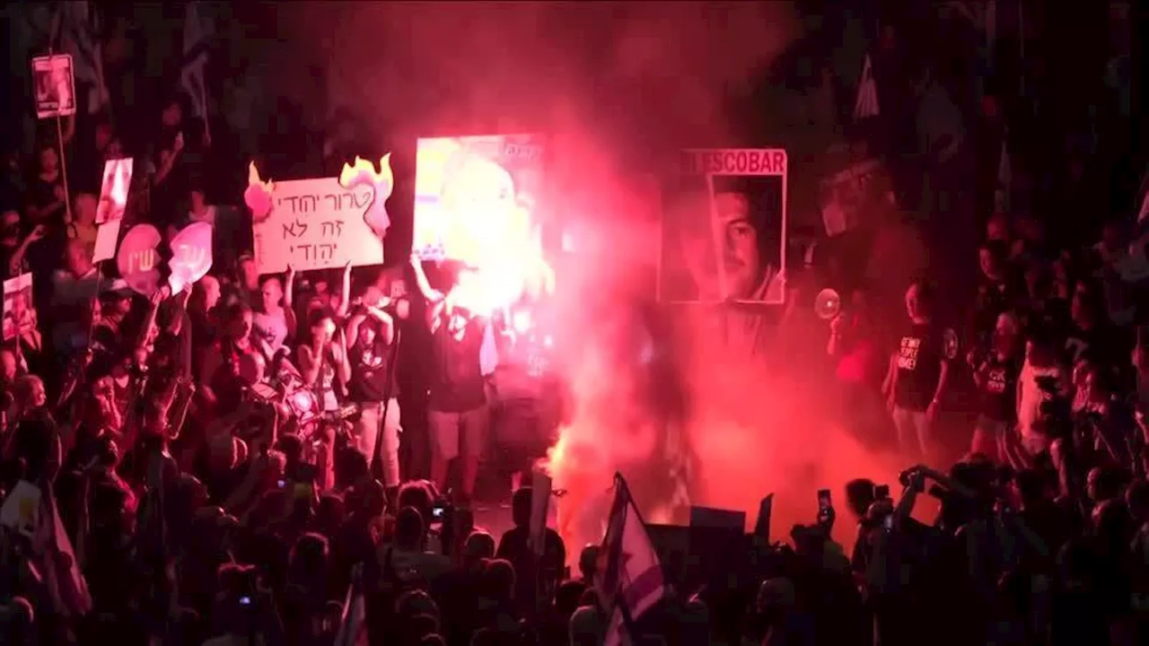 Manifestantes anti-governo ateiam fogo em Tel Aviv e pedem acordo de reféns