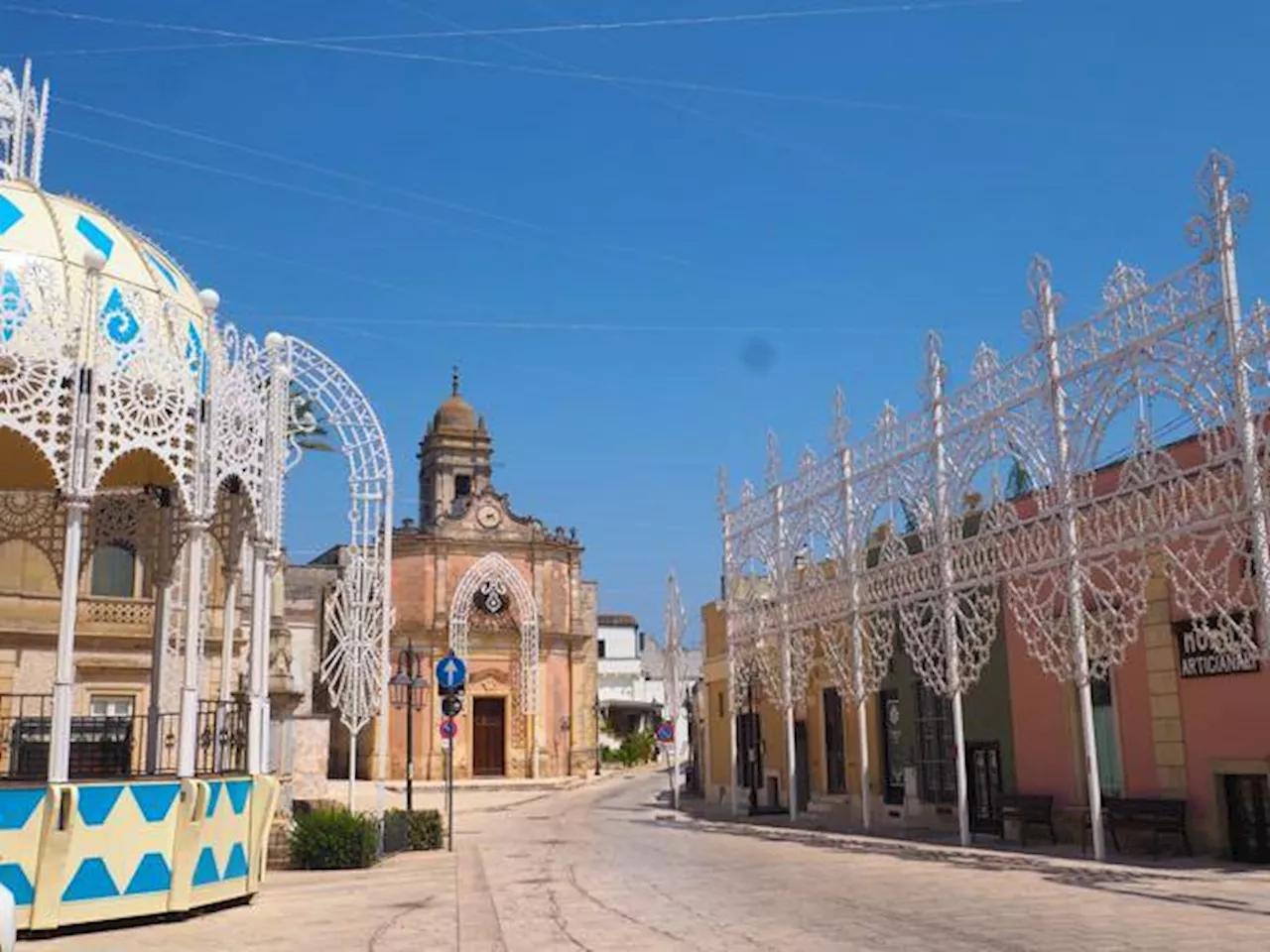 Melpignano, il borgo della cultura incendiato dalla taranta