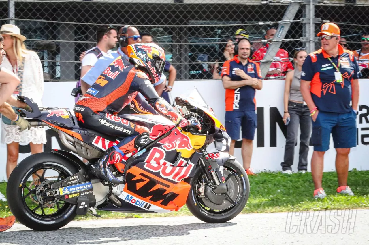 Jack Miller “goes the long way round” for top KTM, top five return