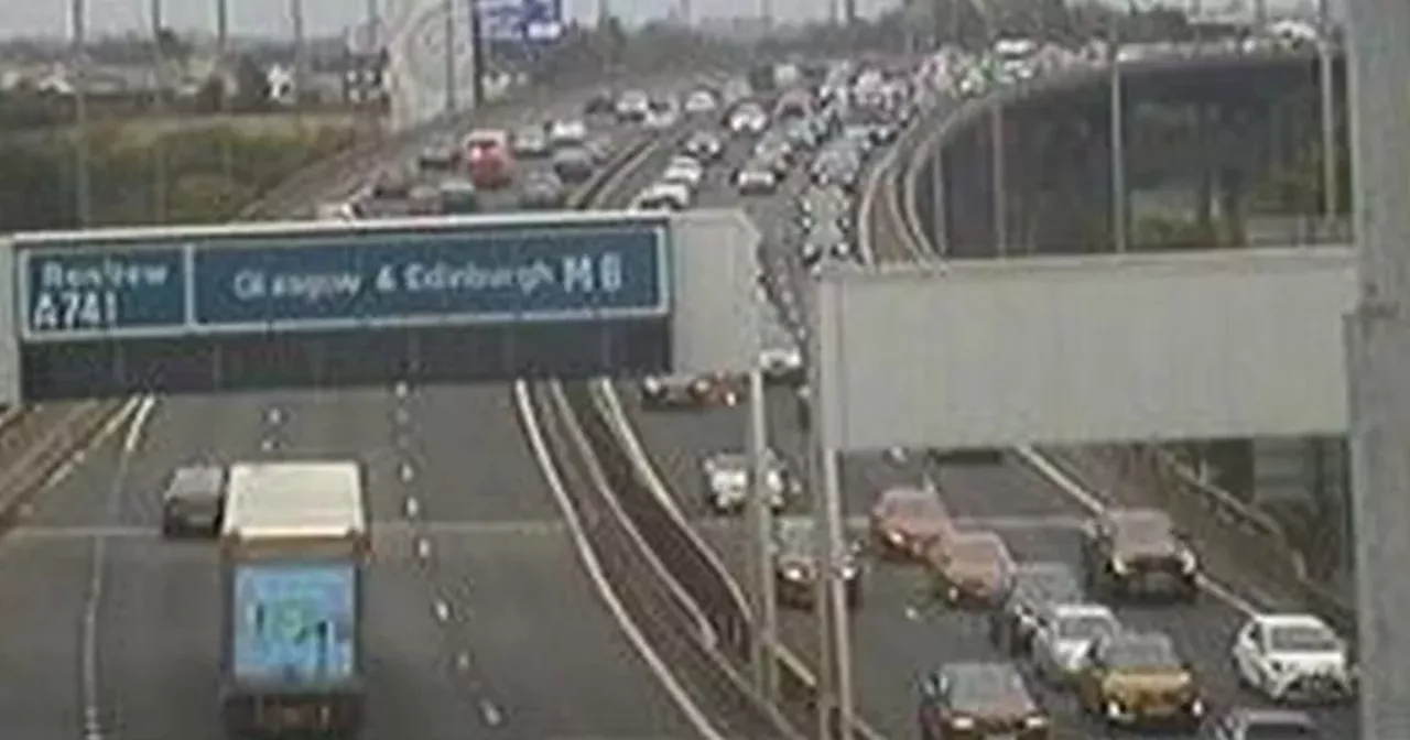 Huge six-car smash on Glasgow M8 near airport