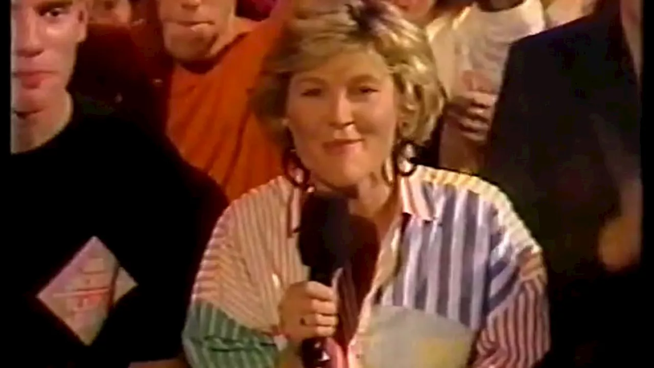 Anthea Turner drives fans wild in throwback Top Of The Pops clip