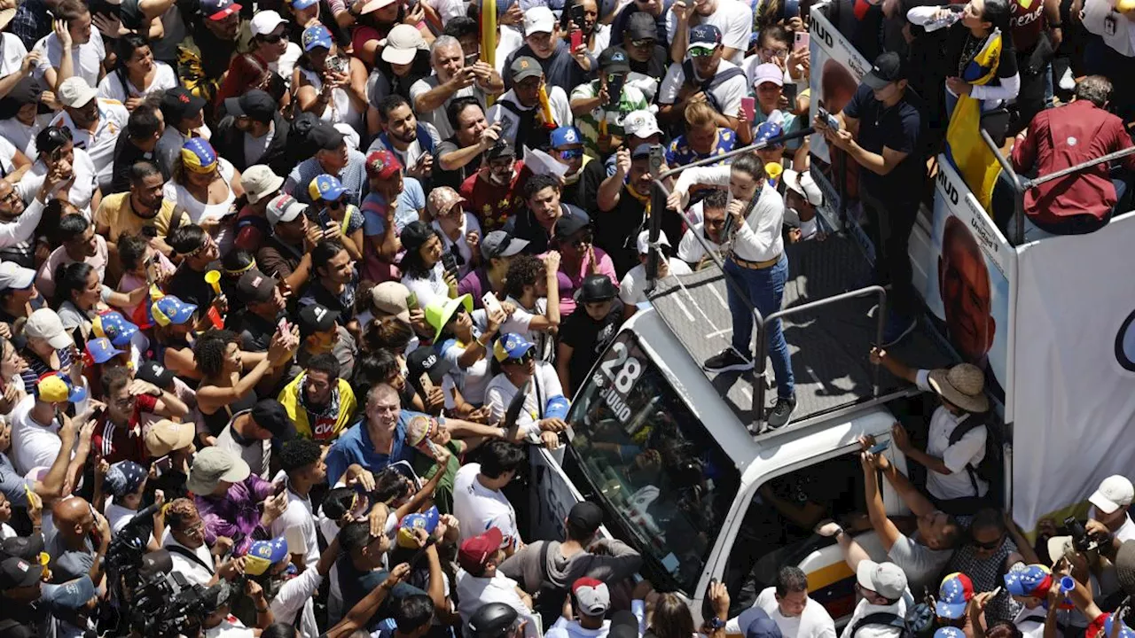 Confiscan camión que opositora María Corina Machado usaba de tarima en mítines en Venezuela