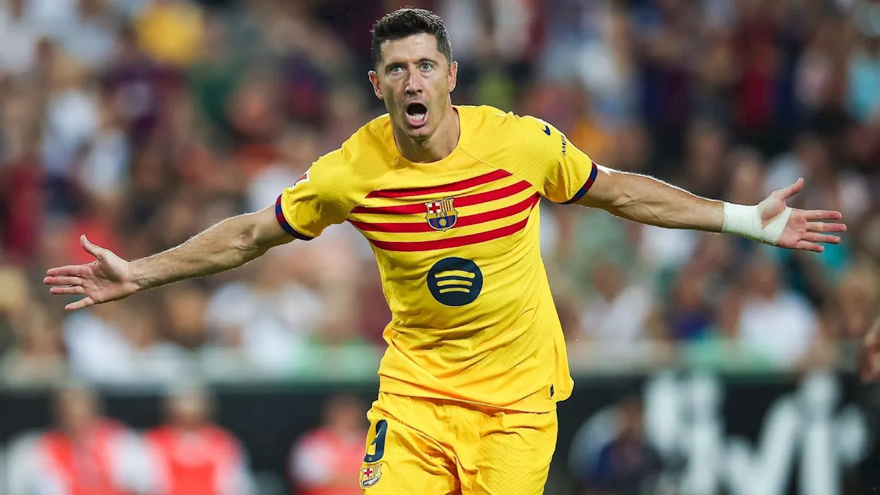 Lewandowski faz dois, e Barcelona vence o Valencia em LALIGA