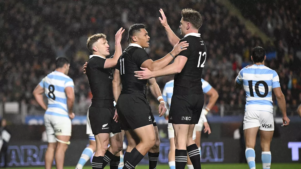 Une semaine après un revers surprise, les All Blacks prennent leur revanche en écrasant l'Argentine