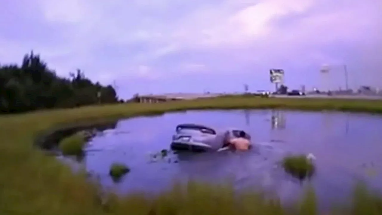 Police, Good Samaritans save mom in a submerged car: 'Amazing' to see her 'life come back'