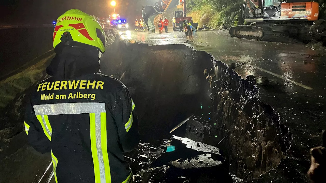 Sintflut-Unwetter im Land - Es gibt keine Straßenverbindung nach Vorarlberg mehr