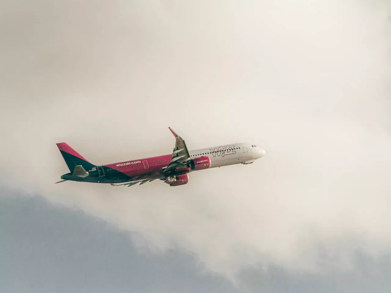 200 italiani bloccati a Madeira, interviene la Farnesina per sollecitare WizzAir