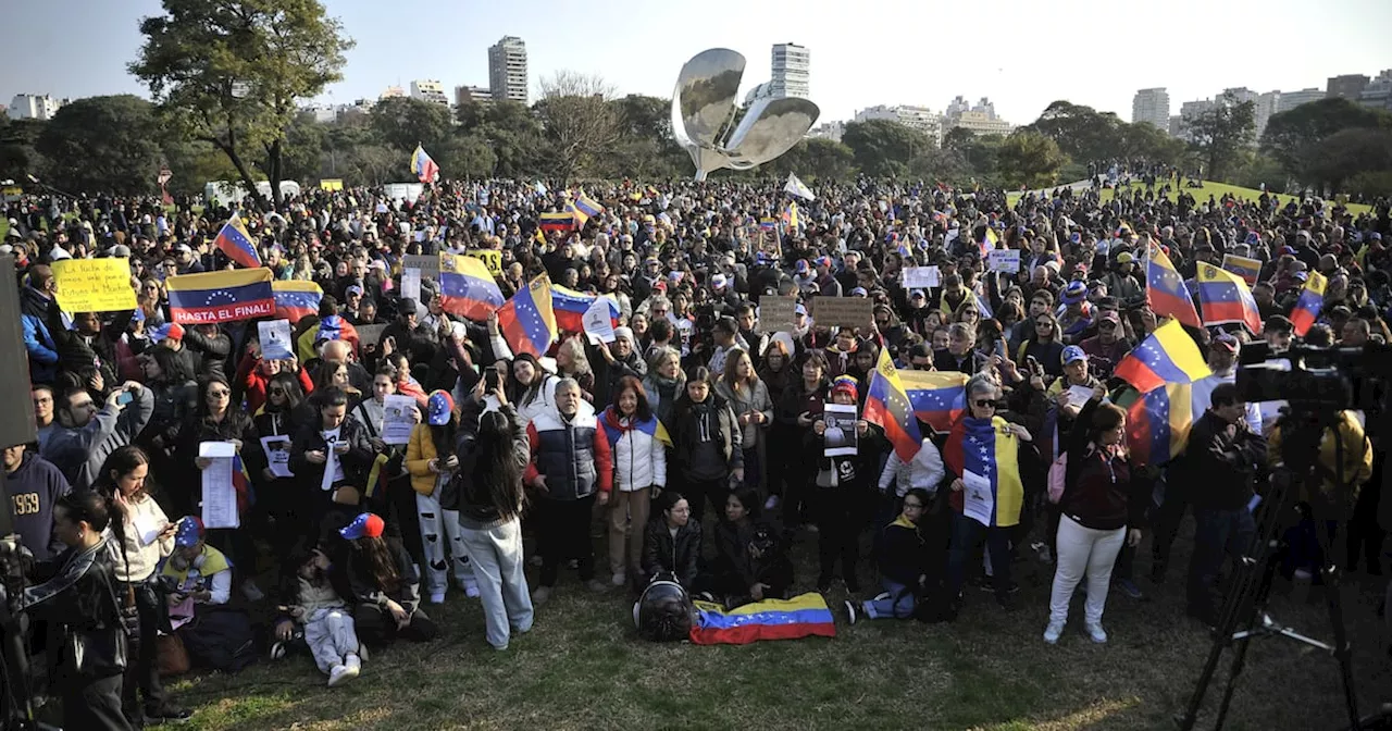 Masiva marcha contra Nicolás Maduro en Buenos Aires: reclamos por las actas oficiales de las elecciones