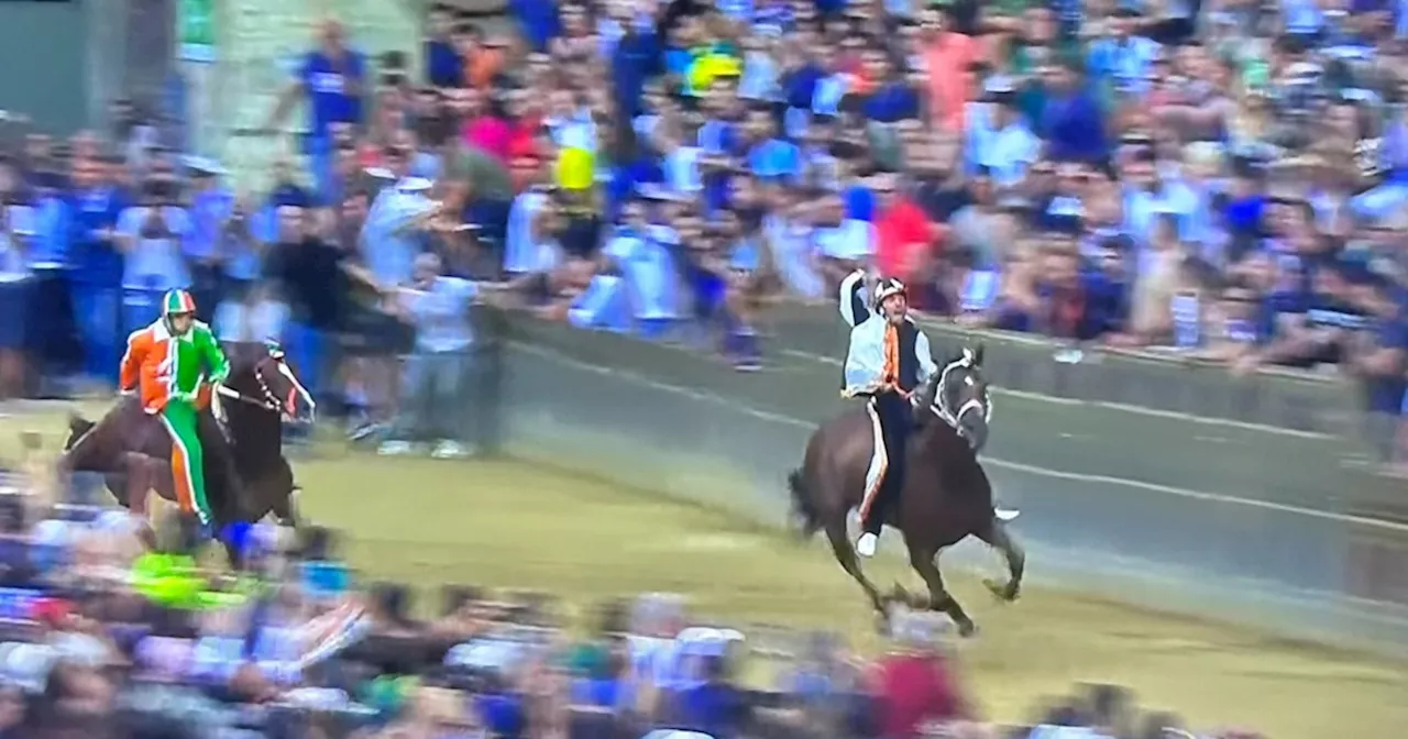 Palio di Siena, vince la Lupa: tensioni alla partenza, 45 minuti di nervosismo