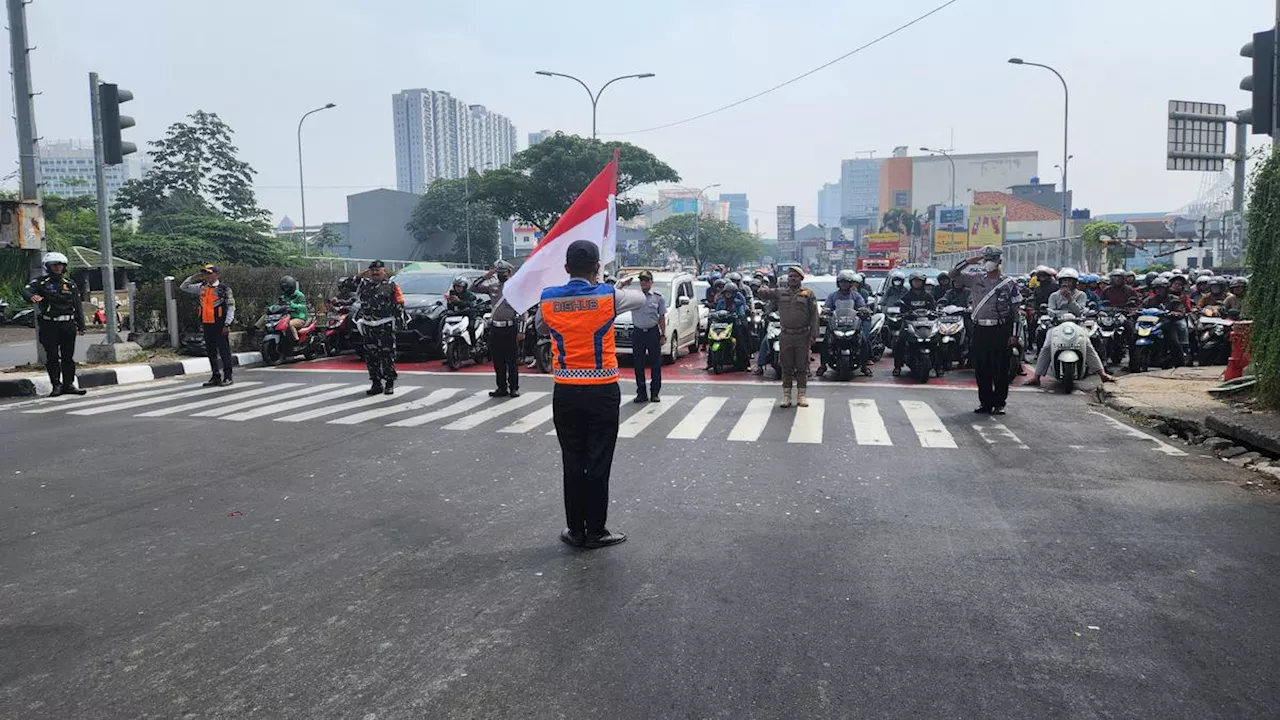 Detik-detik Proklamasi, Ribuan Kendaraan Berhenti Sejenak di Sepanjang Jalan Raya Margonda Depok