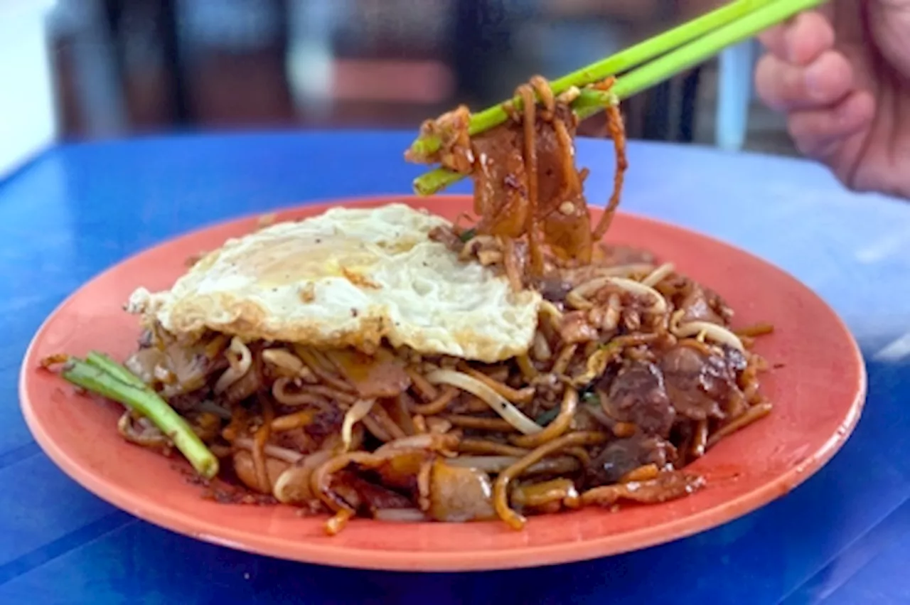 Hunt down this wet market ‘kopitiam’ in Semenyih for ‘char kway teow’ with ‘wok hei’ and ‘seehum’