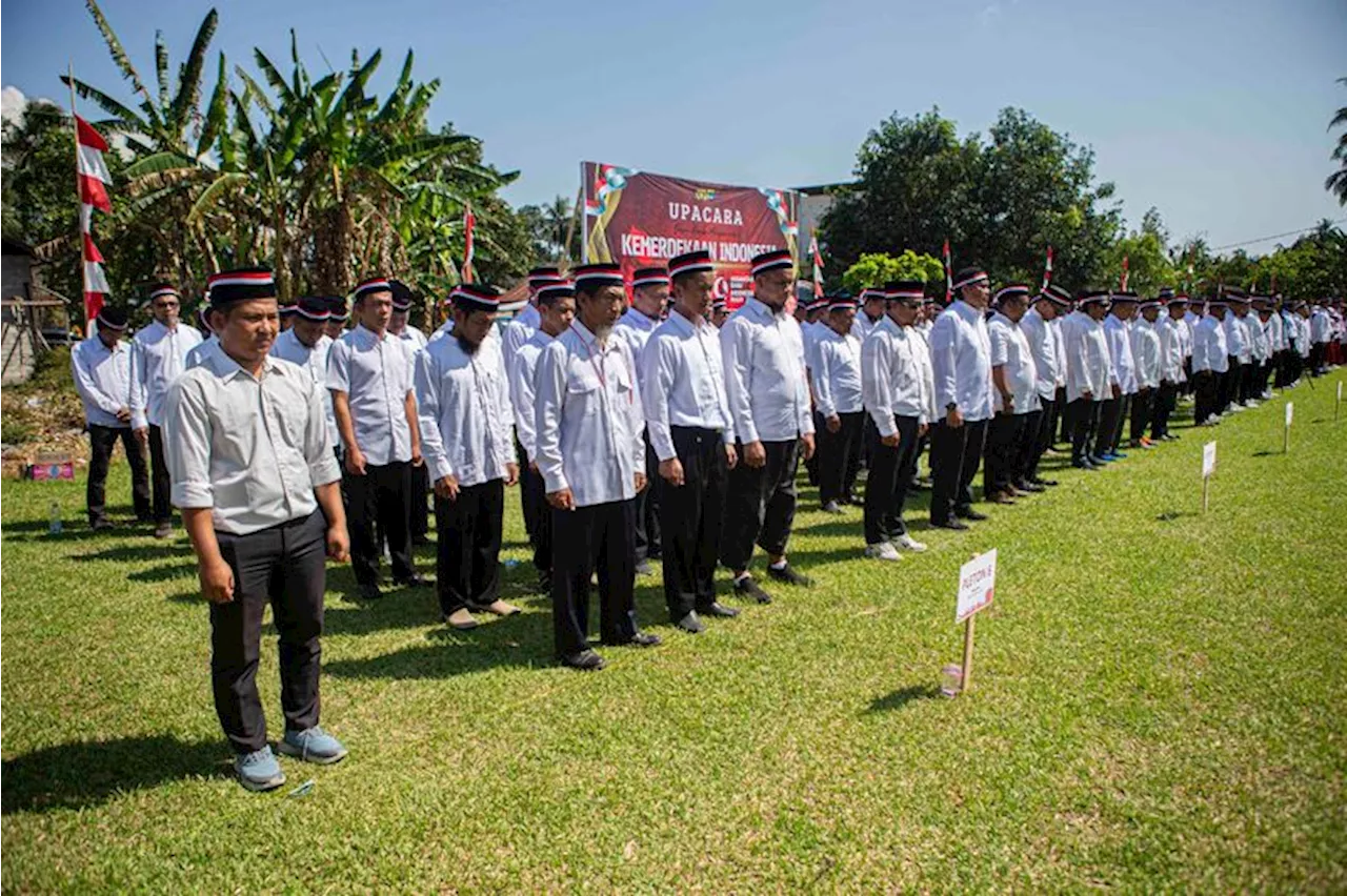 Ratusan Eks Napi Teroris Ikut Rayakan HUT RI ke-79 Upacara Bendera