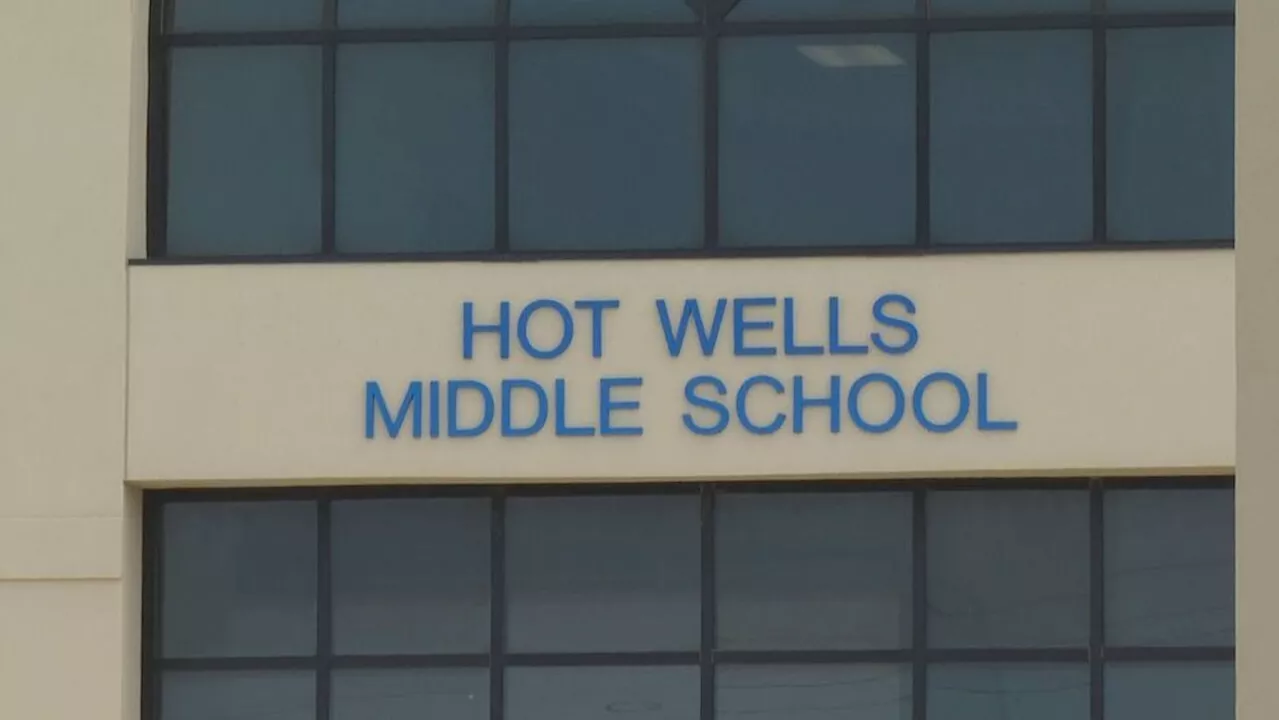 San Antonio school faces 'catastrophic' AC failure, teacher faints from heat