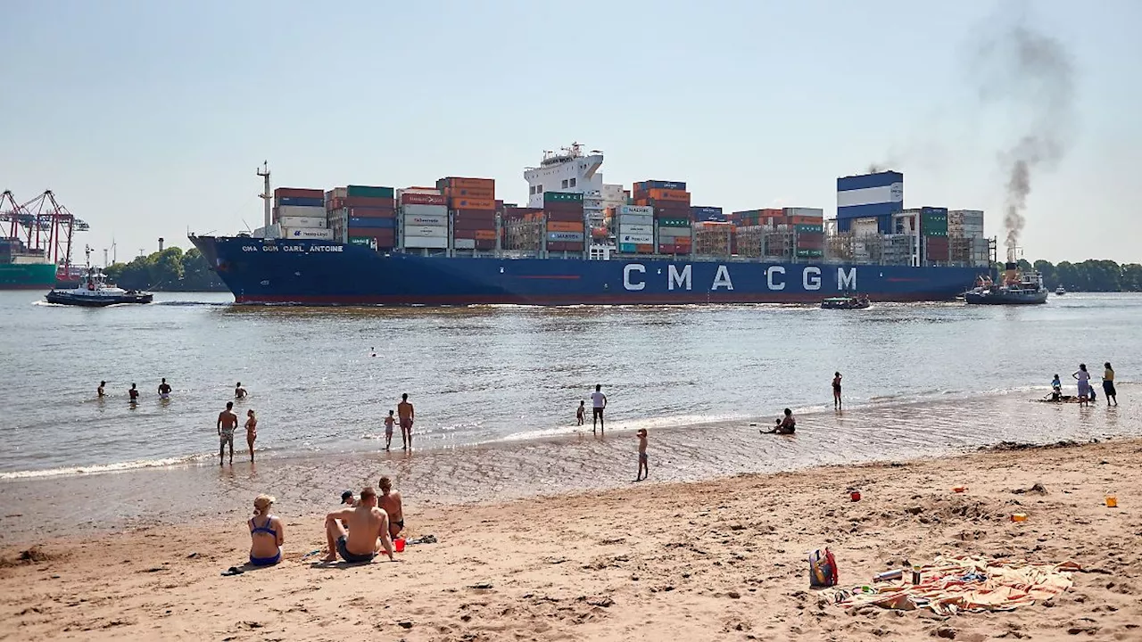 Hamburg & Schleswig-Holstein: Schwimmerin in Elbe sorgt für großen Rettungseinsatz