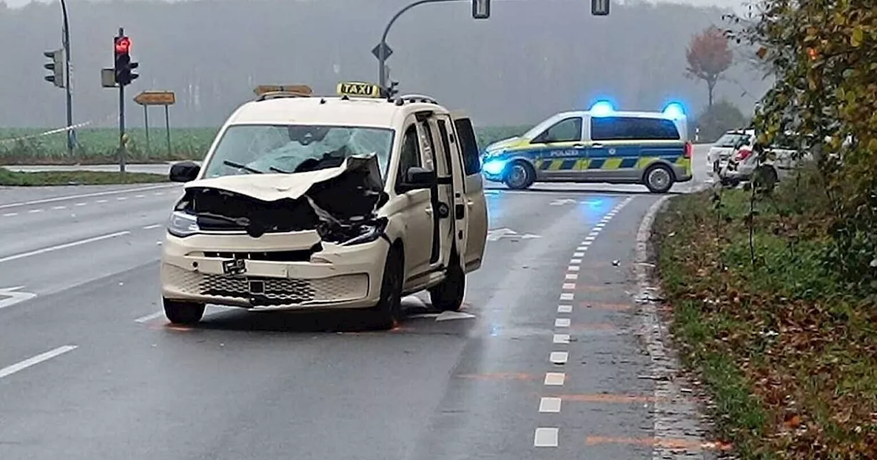 Hunderte Verletzte und ein Toter bei Verkehrsunfällen in Herford